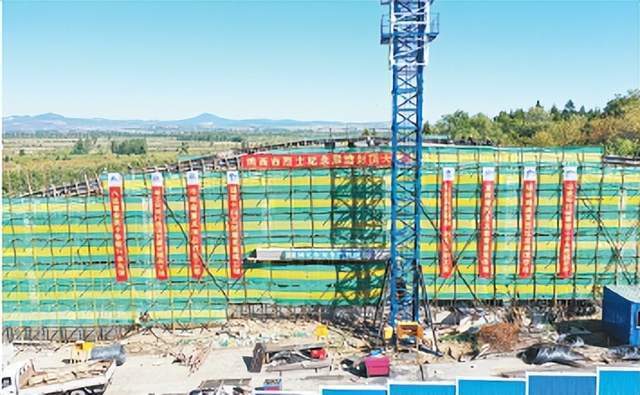 雞西市烈士紀念展館設計建筑面積2000平方米，主體工程封頂