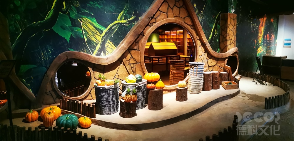 博物館設計中如何利用人流分析和數據統計來優化展覽布局？